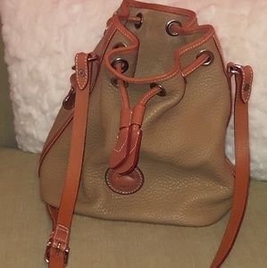Dooney & Bourke small/medium shoulder bag
